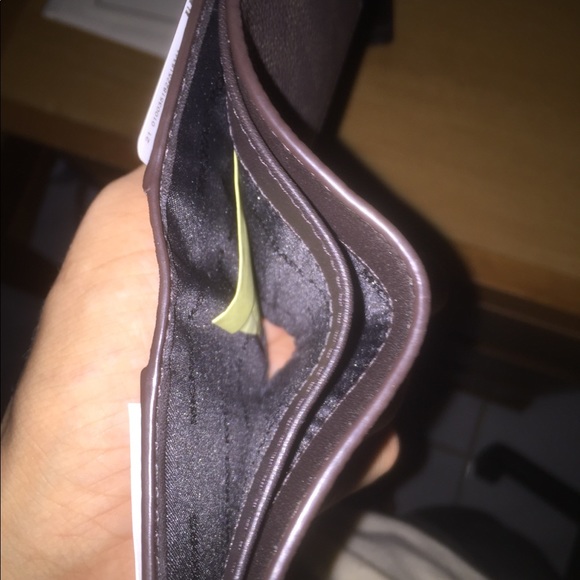Micheal Kors wallet - Picture 2 of 3